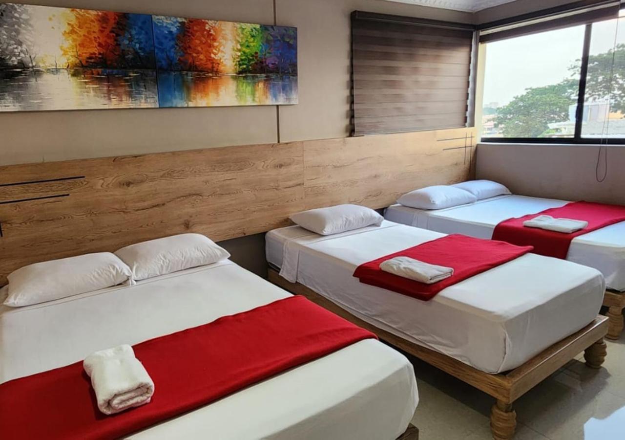Hotel Murali - Cerca Del Aeropuerto De グアヤキル エクステリア 写真