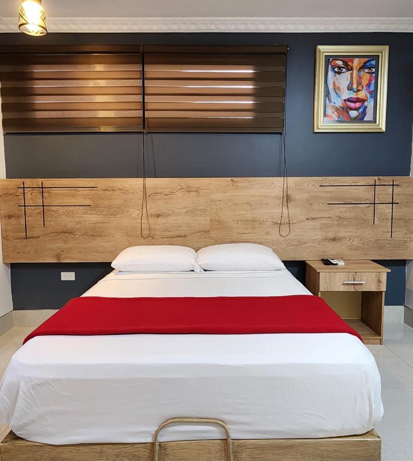 Hotel Murali - Cerca Del Aeropuerto De グアヤキル エクステリア 写真