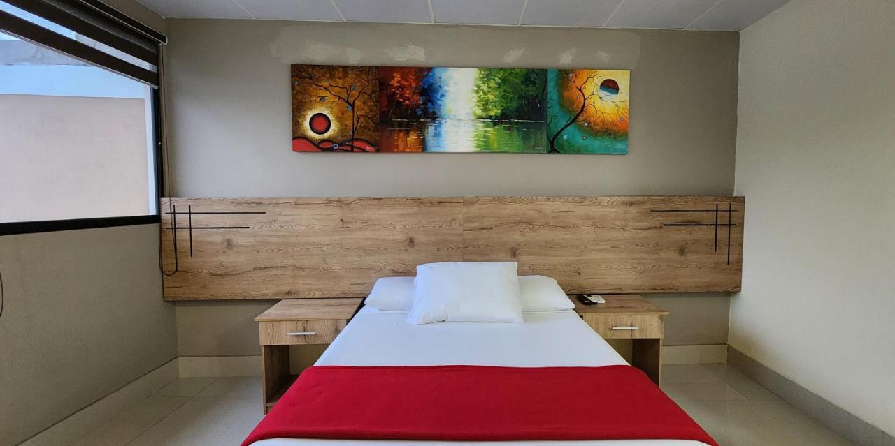 Hotel Murali - Cerca Del Aeropuerto De グアヤキル エクステリア 写真