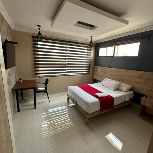 Hotel Murali - Cerca Del Aeropuerto De グアヤキル エクステリア 写真