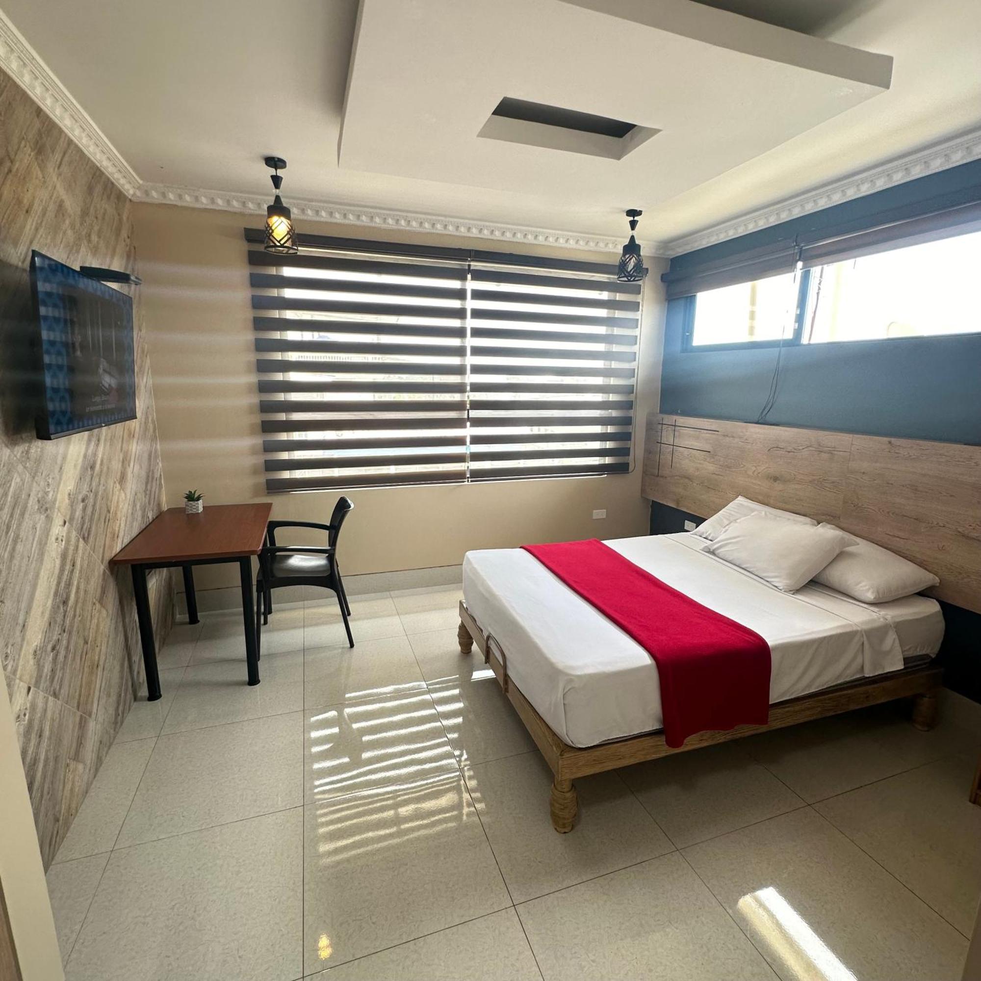 Hotel Murali - Cerca Del Aeropuerto De グアヤキル エクステリア 写真