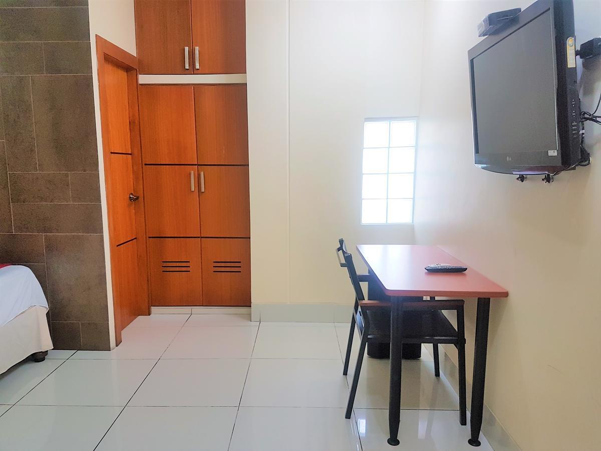 Hotel Murali - Cerca Del Aeropuerto De グアヤキル エクステリア 写真