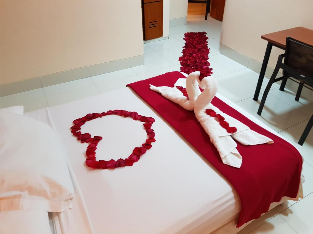 Hotel Murali - Cerca Del Aeropuerto De グアヤキル エクステリア 写真