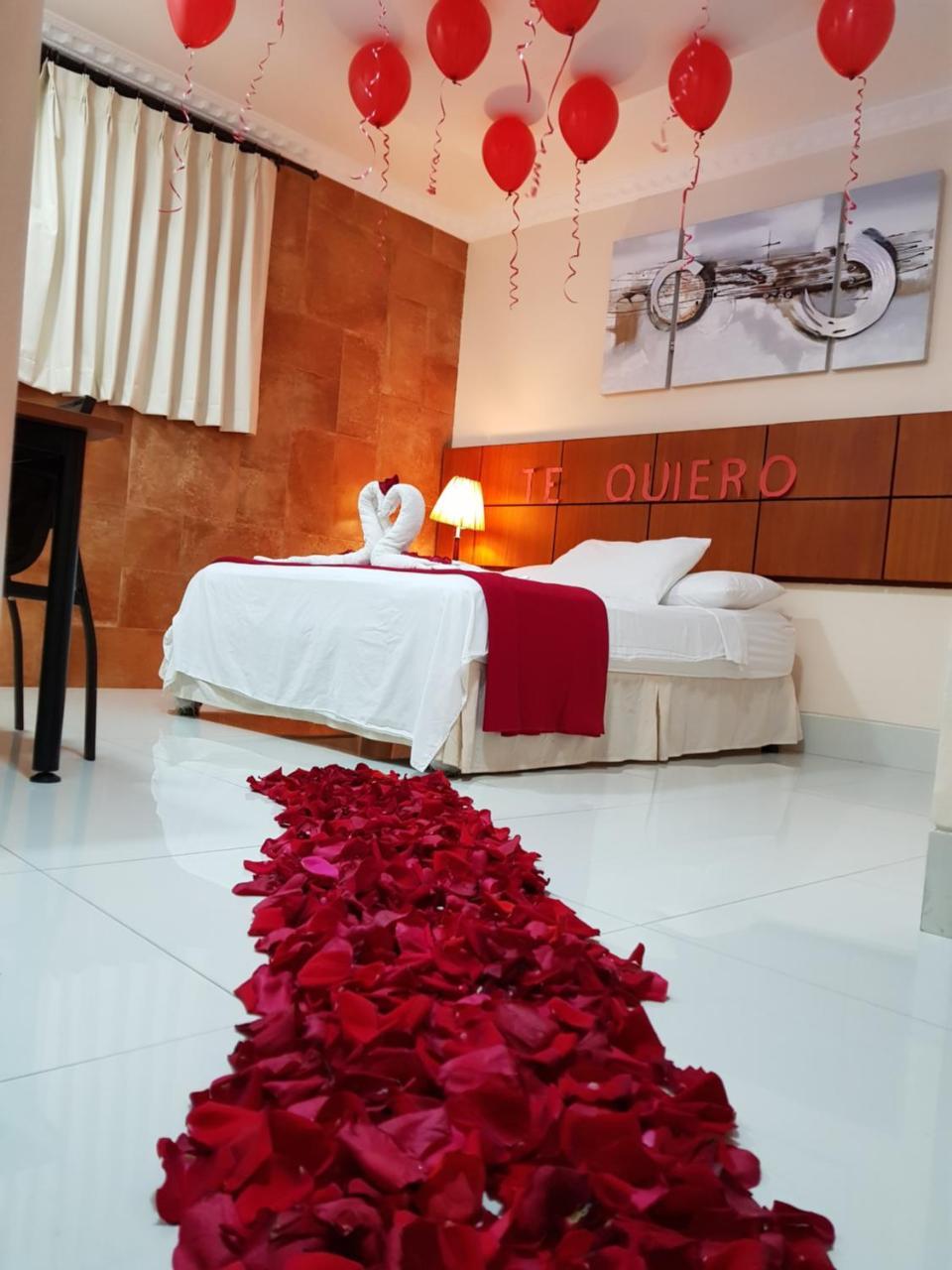 Hotel Murali - Cerca Del Aeropuerto De グアヤキル エクステリア 写真