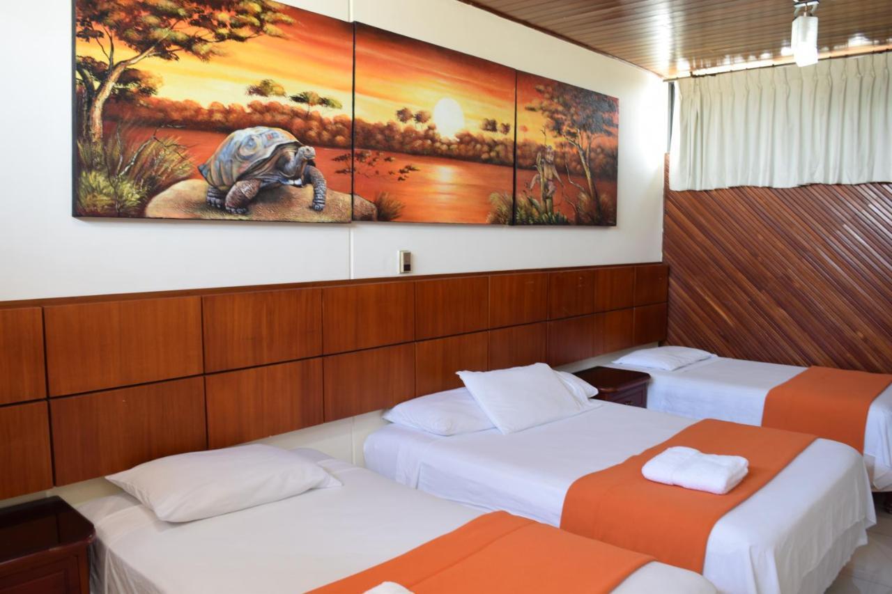 Hotel Murali - Cerca Del Aeropuerto De グアヤキル エクステリア 写真