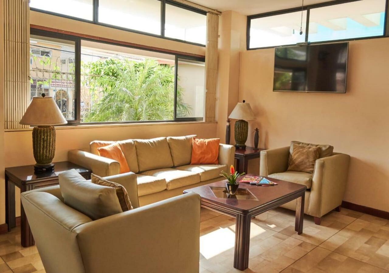 Hotel Murali - Cerca Del Aeropuerto De グアヤキル エクステリア 写真